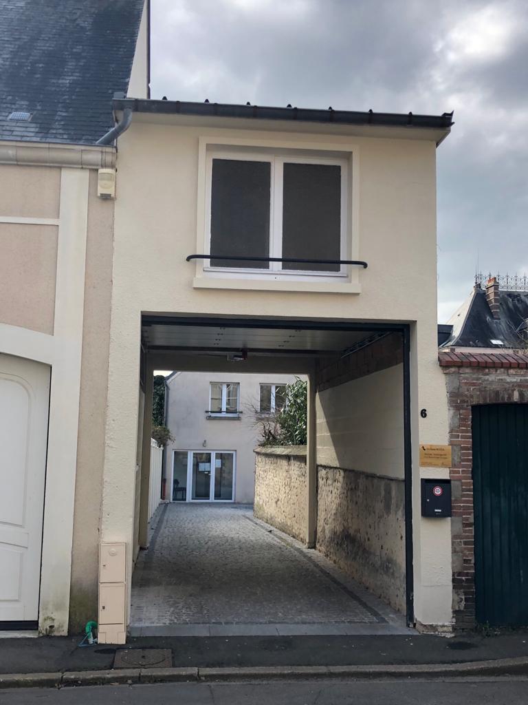 Entrée du cabinet, 6 rue Loiseleur Deslongchamps à Dreux